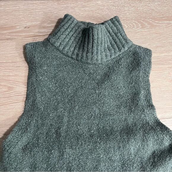 Express Green Turtleneck Fitted Sleeveless Sweater M - Picture 3 of 7